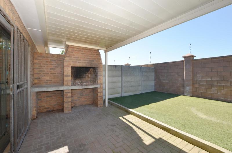 To Let 2 Bedroom Property for Rent in Sonstraal Heights Western Cape